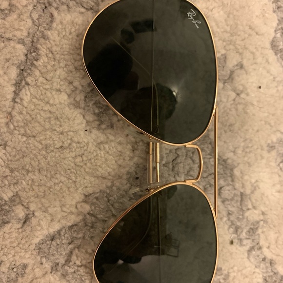 Classic Authentic Ray Ban Aviator Sunglasses - Picture 3 of 4